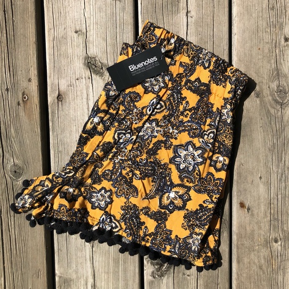 Bohemian Paisley Shorts - Picture 3 of 4